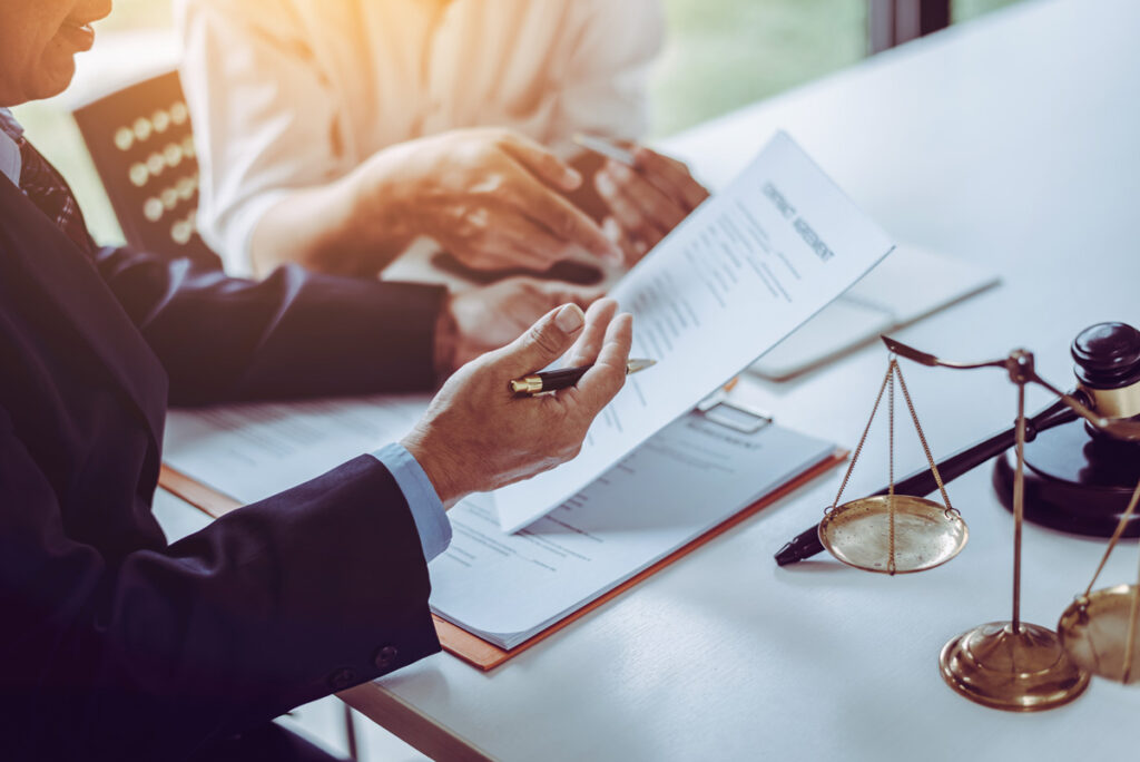 When to Hire a Business Lawyer: Signs Your Company Needs Legal Help ...
